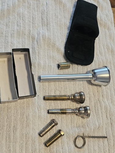 Lot trumpet mouthpieces - lot,